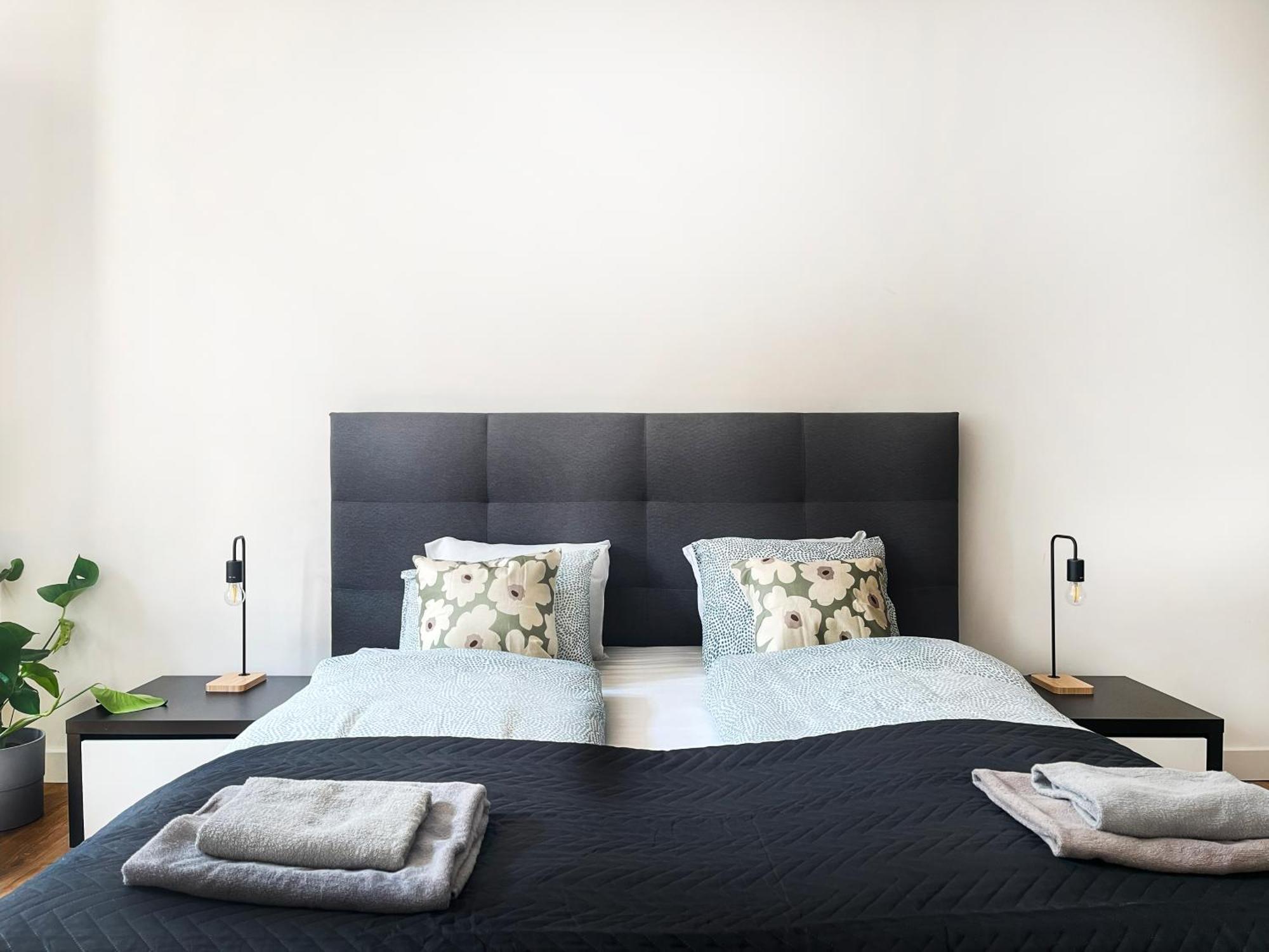 Beautiful For 8 People In Cracow's Heart Apartment